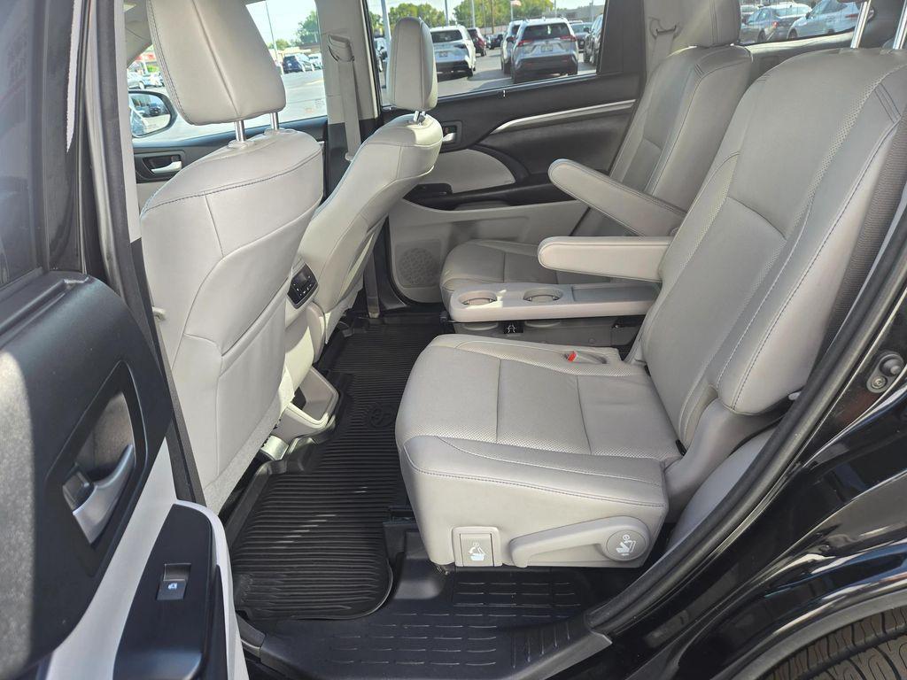 used 2018 Toyota Highlander Hybrid car, priced at $27,977