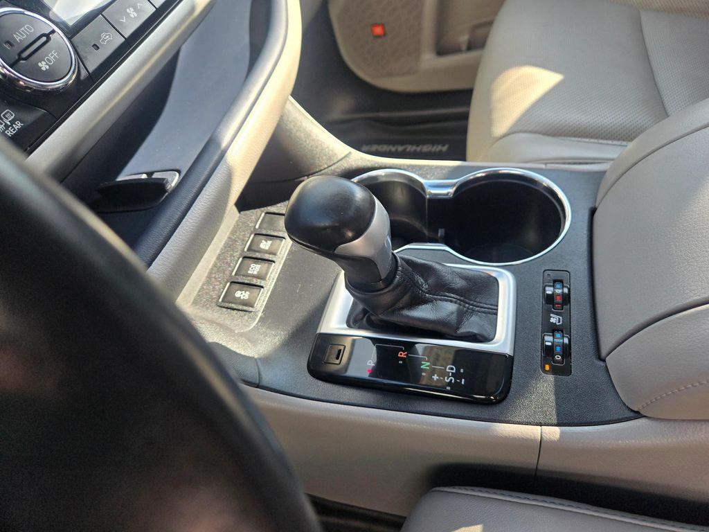 used 2018 Toyota Highlander Hybrid car, priced at $27,977