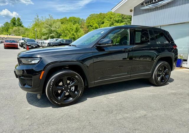 used 2025 Jeep Grand Cherokee car, priced at $38,974