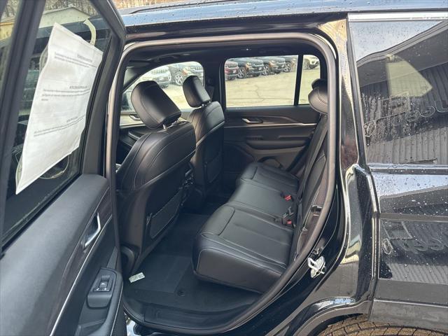 new 2025 Jeep Grand Cherokee car, priced at $39,432