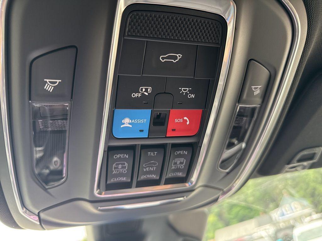 new 2025 Jeep Grand Cherokee car, priced at $43,566