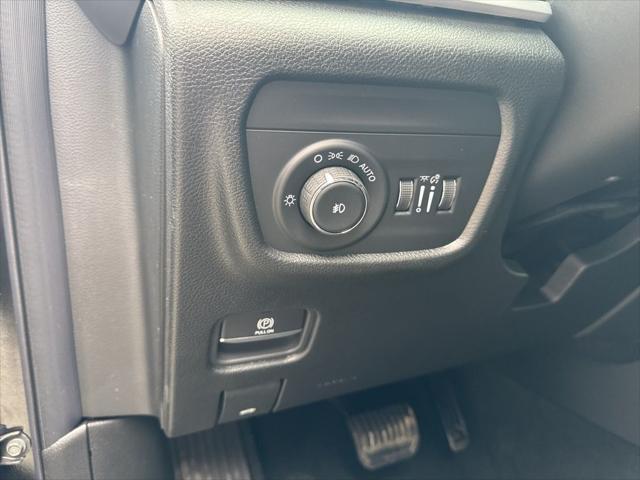 new 2025 Jeep Grand Cherokee car, priced at $42,038