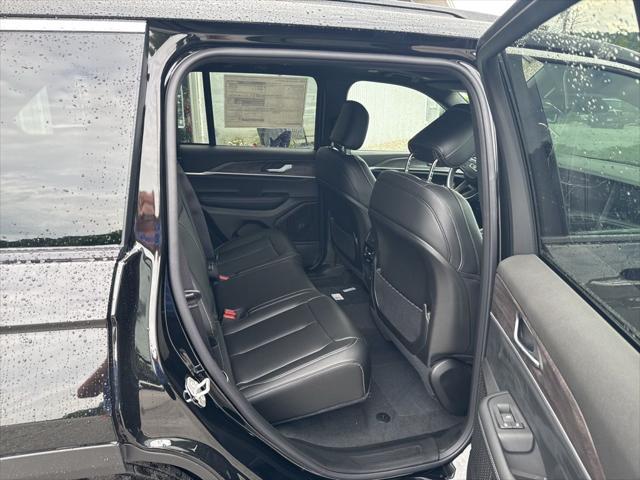 new 2025 Jeep Grand Cherokee car, priced at $42,038