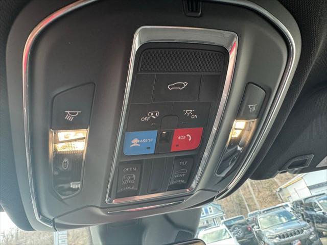 new 2025 Jeep Grand Cherokee car, priced at $37,405