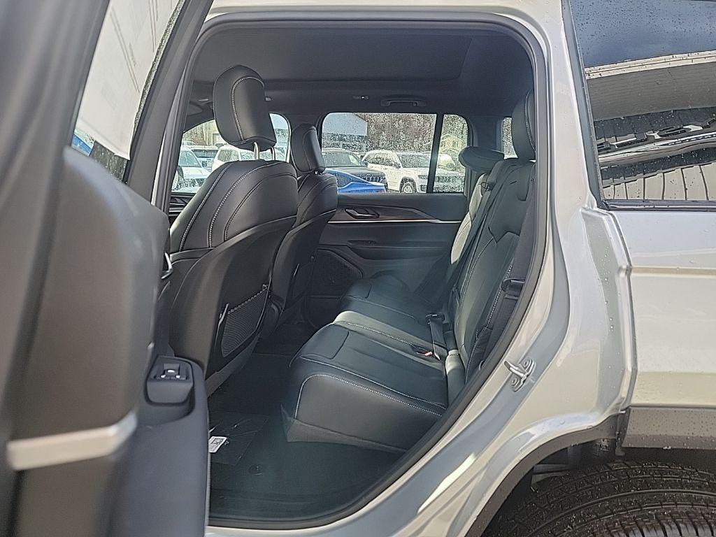 new 2025 Jeep Grand Cherokee car, priced at $47,486