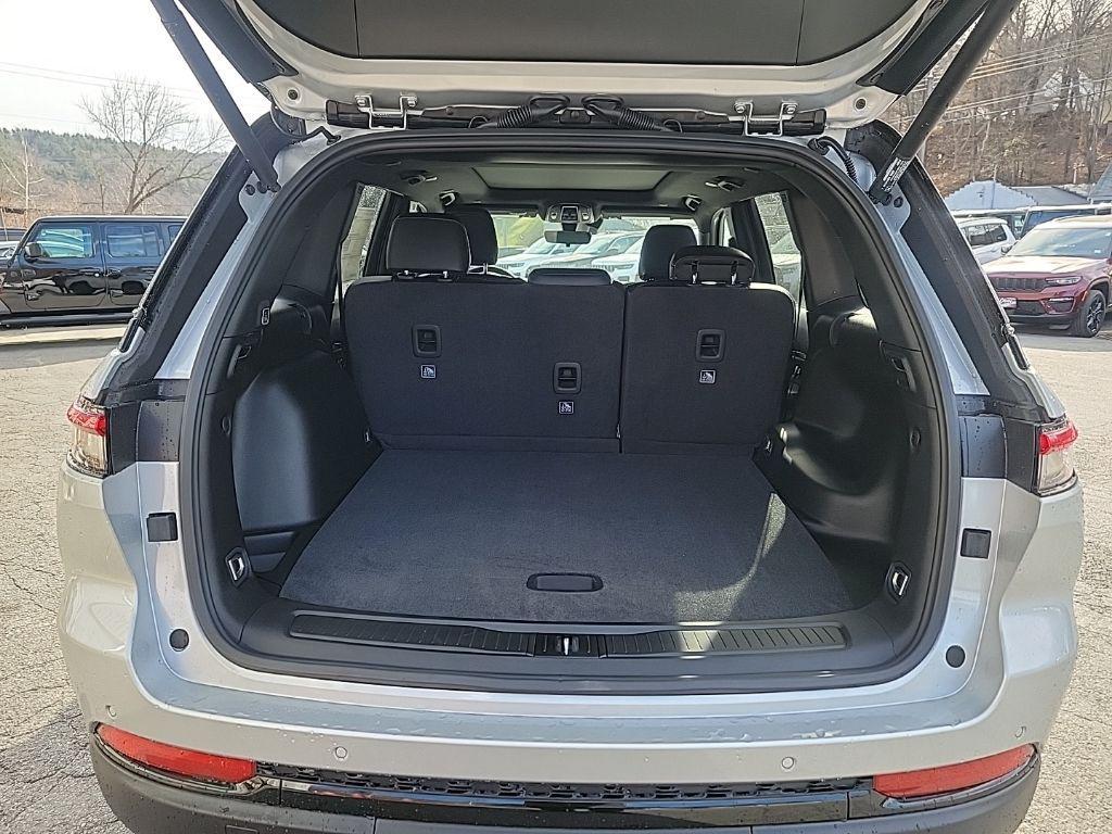 new 2025 Jeep Grand Cherokee car, priced at $47,486