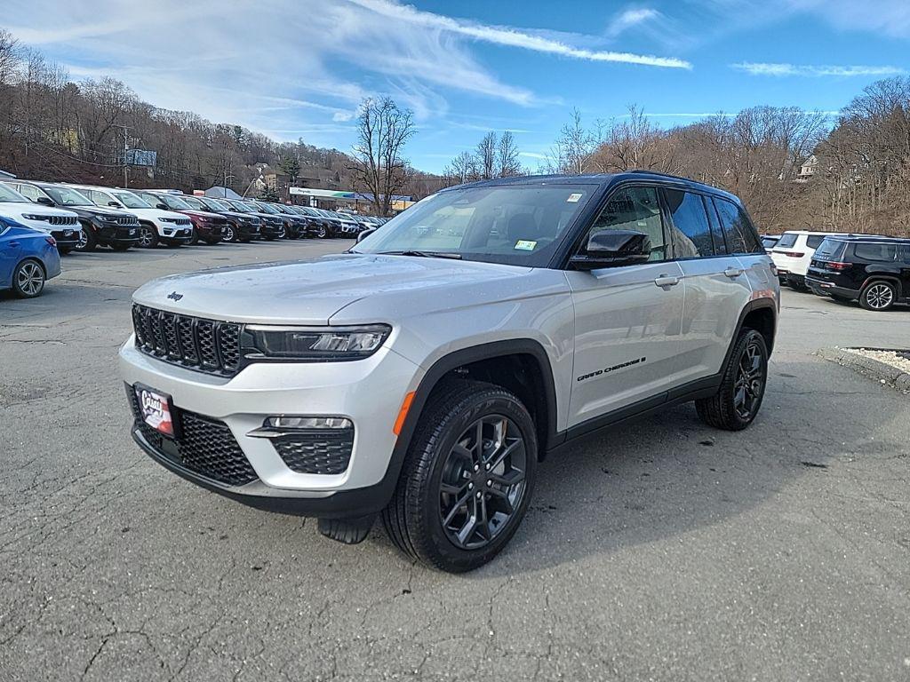 new 2025 Jeep Grand Cherokee car, priced at $47,486
