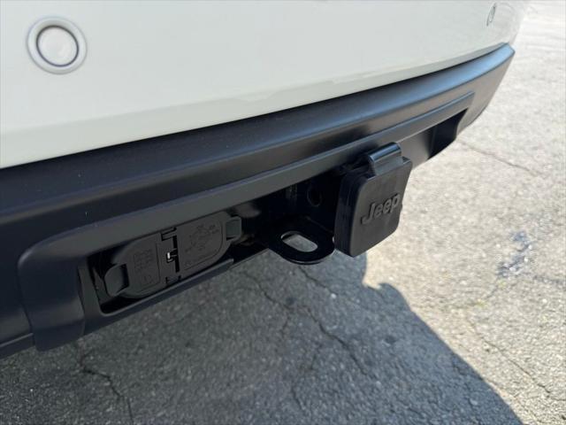 used 2022 Jeep Grand Cherokee car, priced at $28,974