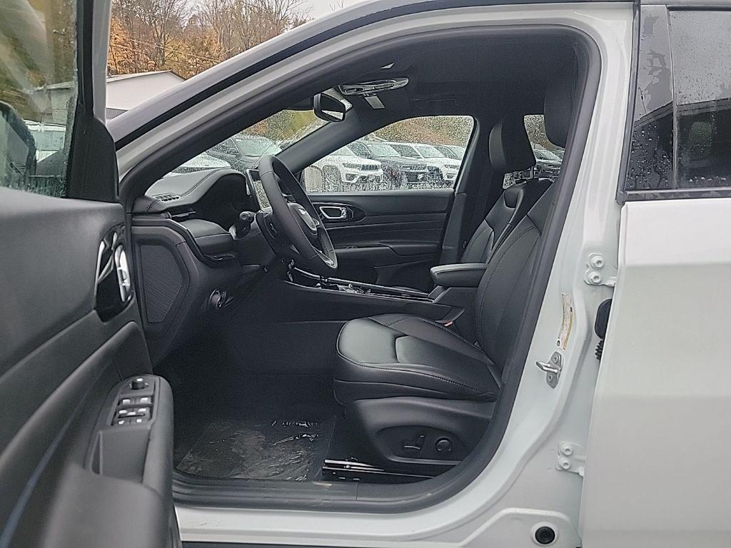 new 2026 Jeep Compass car, priced at $38,045