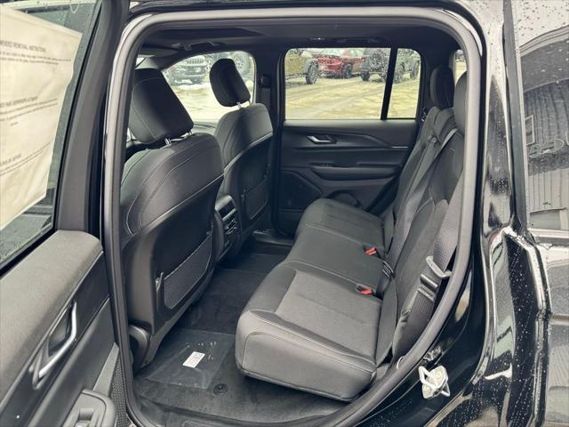 new 2025 Jeep Grand Cherokee car, priced at $37,923