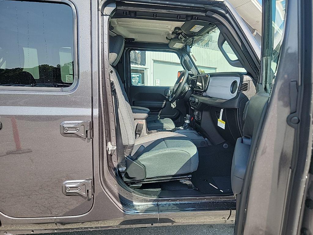 new 2025 Jeep Wrangler car, priced at $38,655