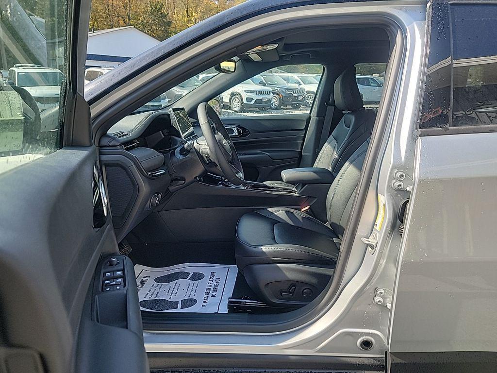 new 2026 Jeep Compass car, priced at $40,120