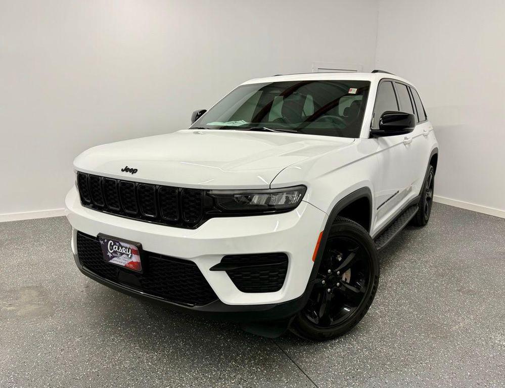 used 2022 Jeep Grand Cherokee car, priced at $31,974