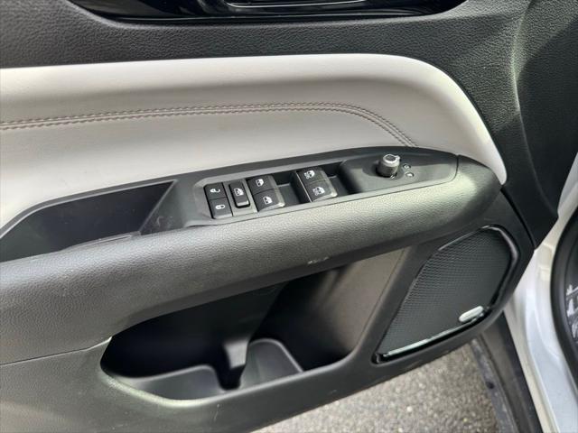 new 2025 Jeep Compass car, priced at $33,879