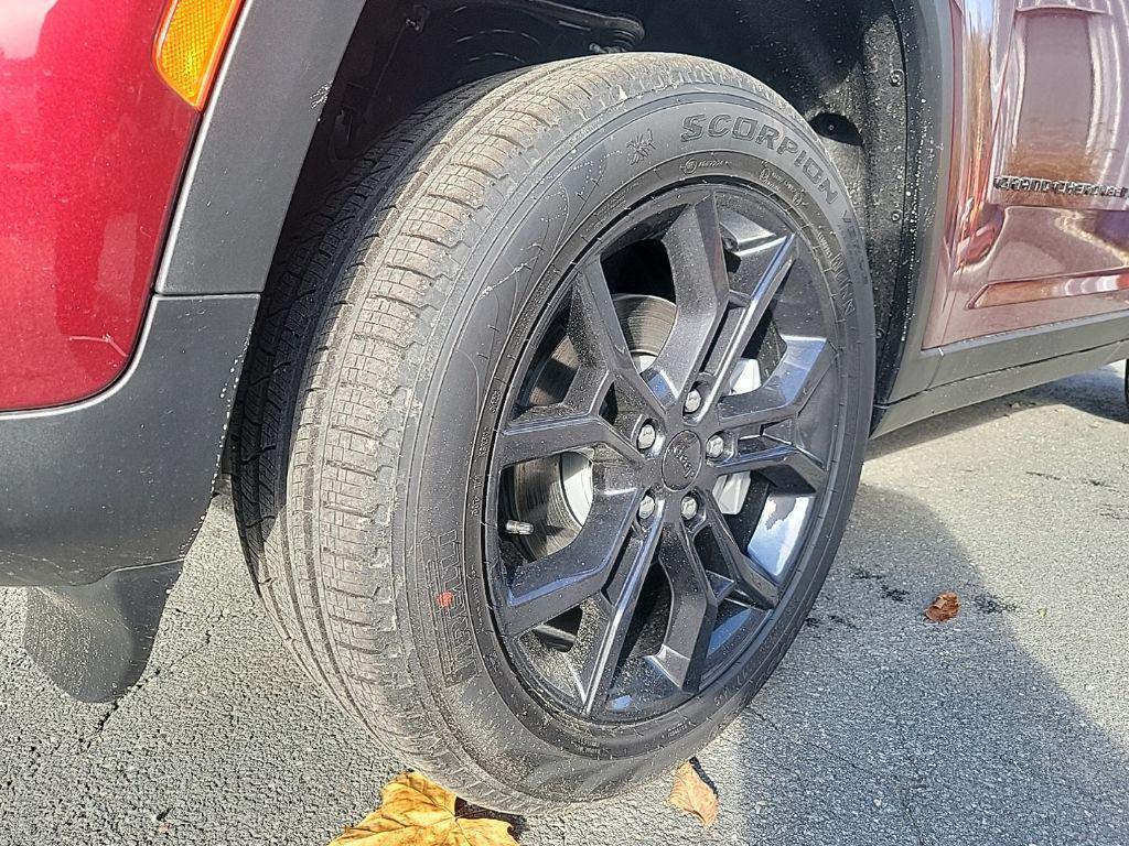 new 2025 Jeep Grand Cherokee car, priced at $47,486