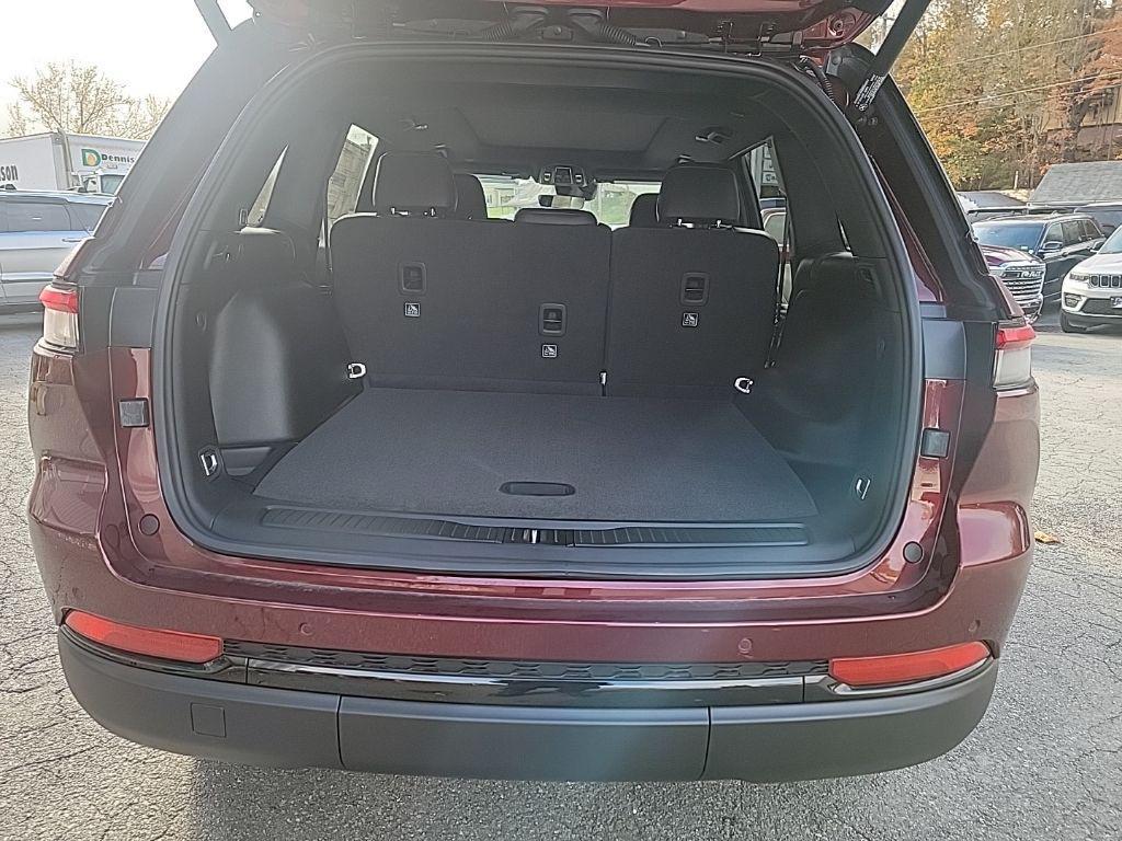 new 2025 Jeep Grand Cherokee car, priced at $47,486