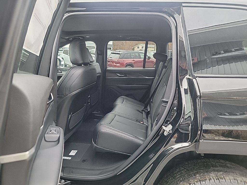 new 2025 Jeep Grand Cherokee car, priced at $47,486