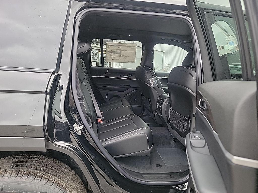 new 2025 Jeep Grand Cherokee car, priced at $47,486