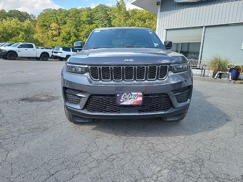 new 2025 Jeep Grand Cherokee car, priced at $38,759