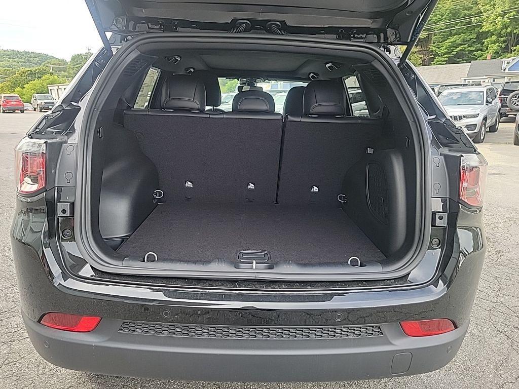 new 2025 Jeep Compass car, priced at $35,219