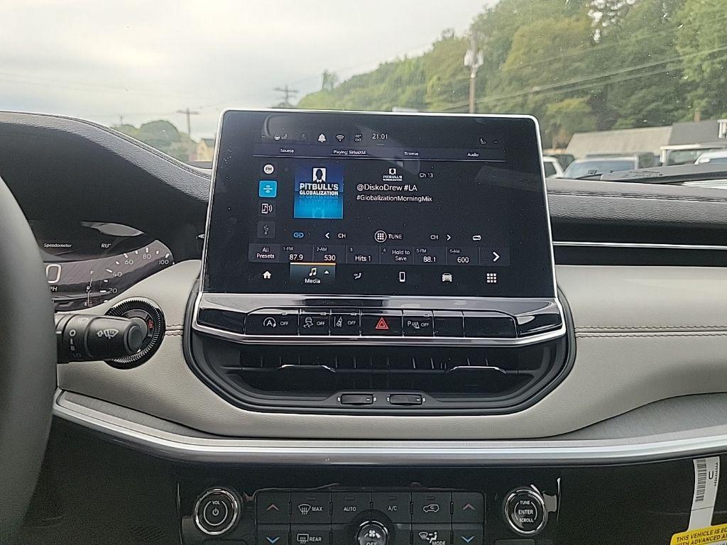 new 2025 Jeep Compass car, priced at $35,219