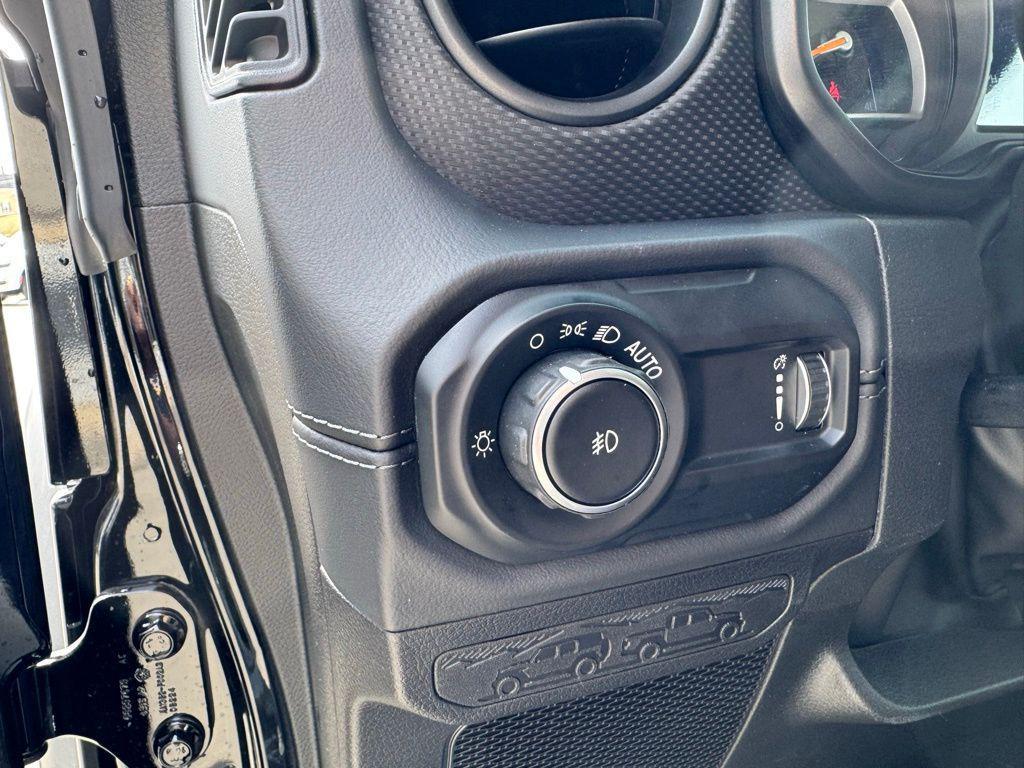 new 2025 Jeep Wrangler car, priced at $51,152