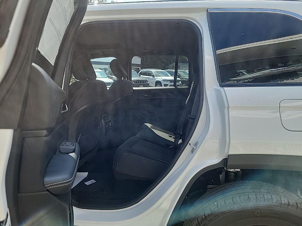 new 2025 Jeep Grand Cherokee car, priced at $38,241