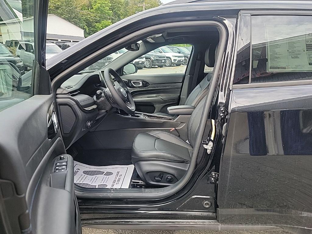 new 2025 Jeep Compass car, priced at $36,826