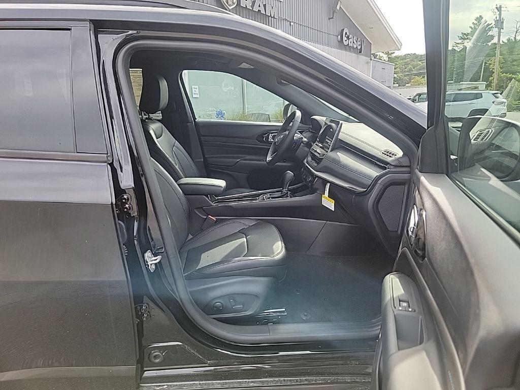 new 2025 Jeep Compass car, priced at $36,826