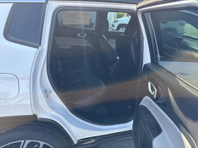 new 2025 Jeep Compass car, priced at $37,090