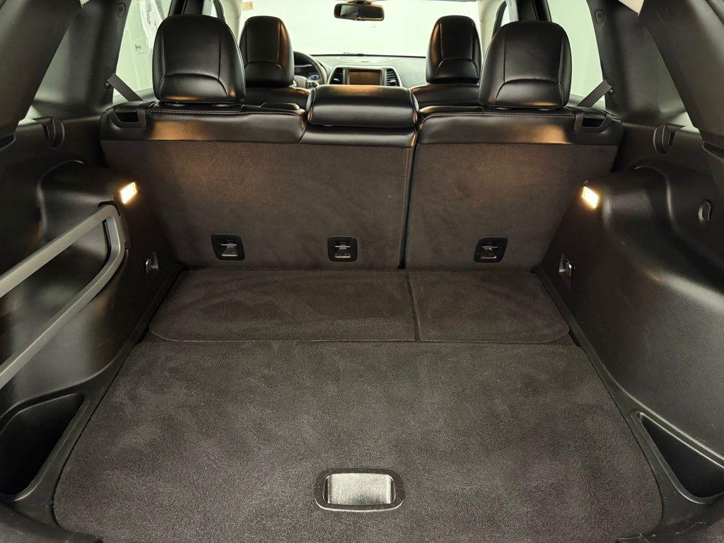 used 2015 Jeep Cherokee car, priced at $11,574