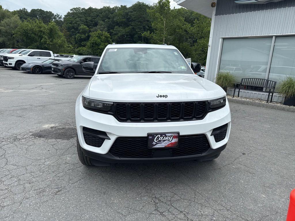 new 2025 Jeep Grand Cherokee car, priced at $38,009