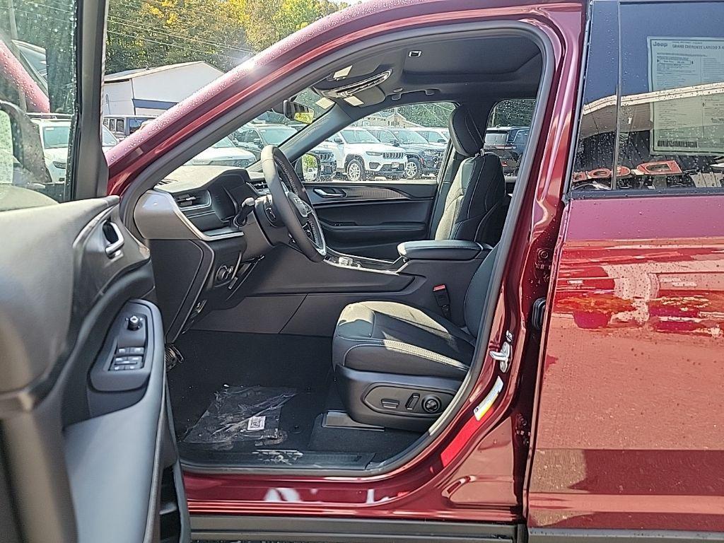 new 2025 Jeep Grand Cherokee car, priced at $39,259