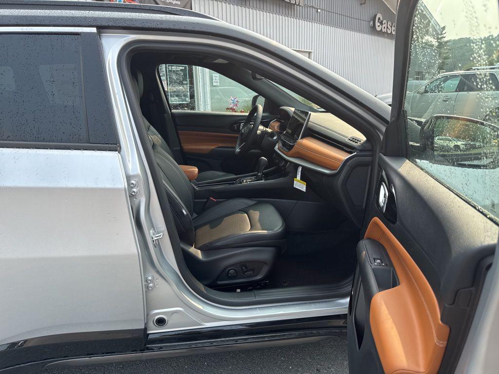 new 2025 Jeep Compass car, priced at $37,767
