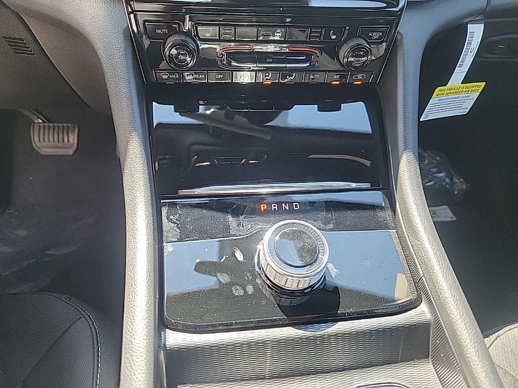 new 2025 Jeep Grand Cherokee car, priced at $37,553