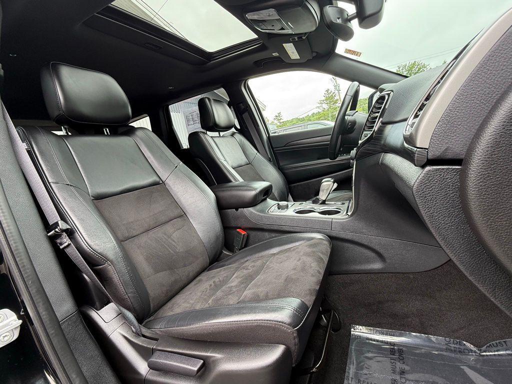 used 2022 Jeep Grand Cherokee car, priced at $25,974