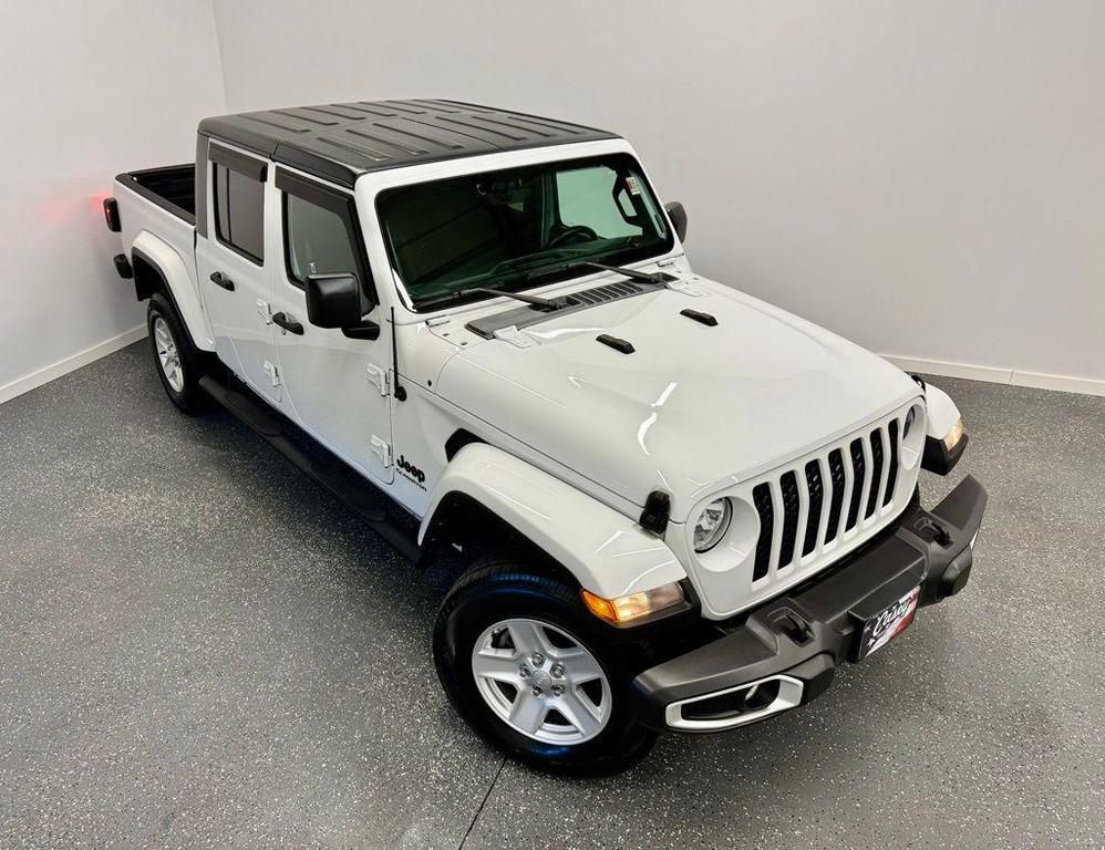 used 2022 Jeep Gladiator car, priced at $30,894