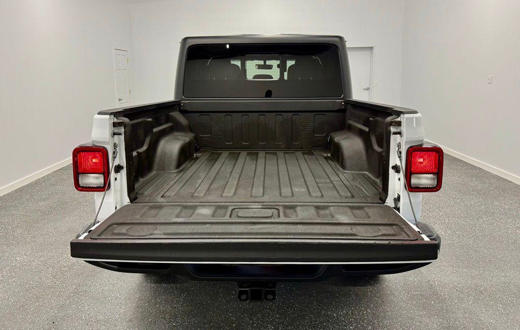 used 2022 Jeep Gladiator car, priced at $29,974