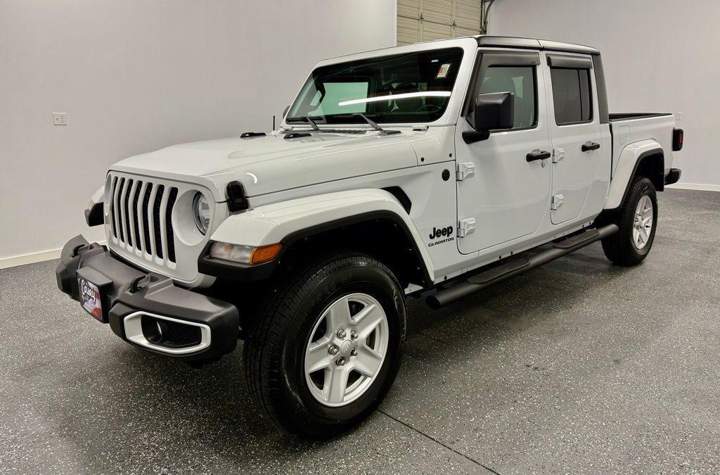 used 2022 Jeep Gladiator car, priced at $29,974
