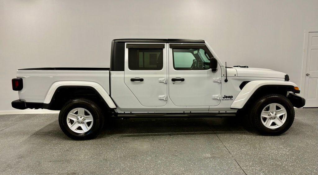 used 2022 Jeep Gladiator car, priced at $29,974