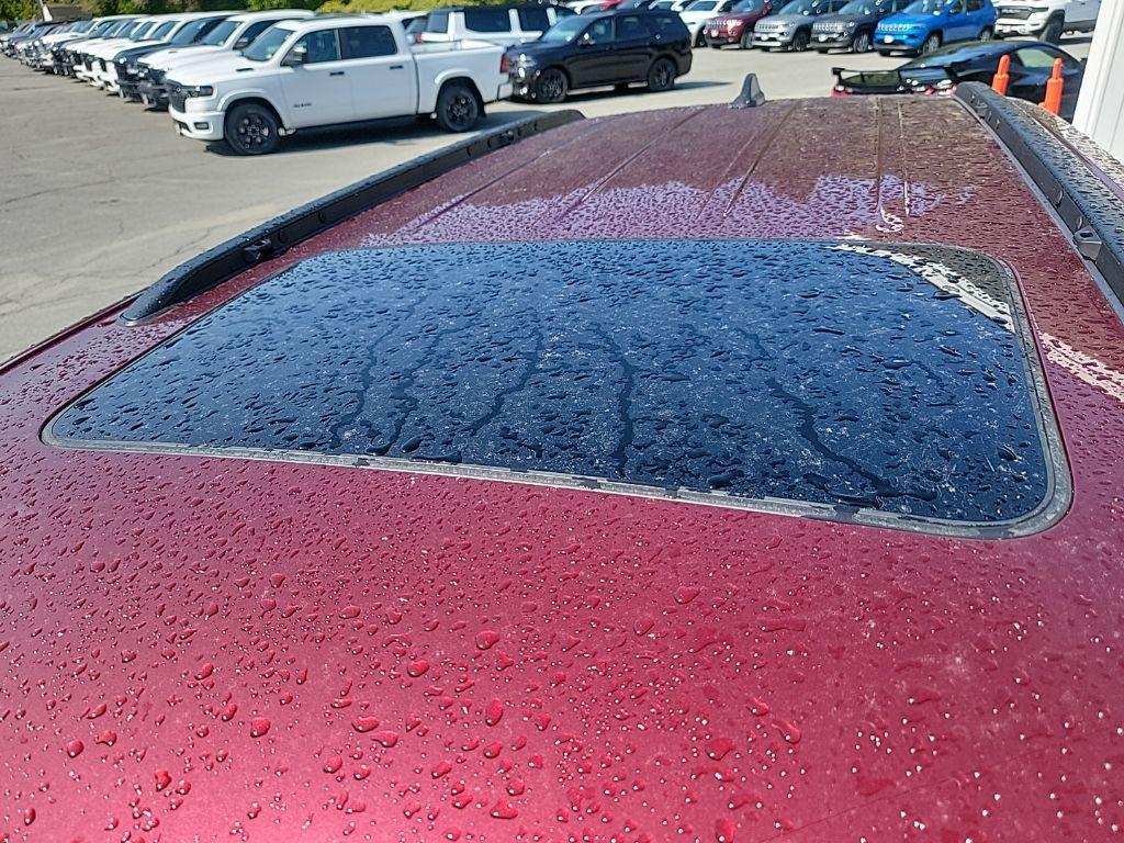 new 2025 Jeep Grand Cherokee car, priced at $37,009