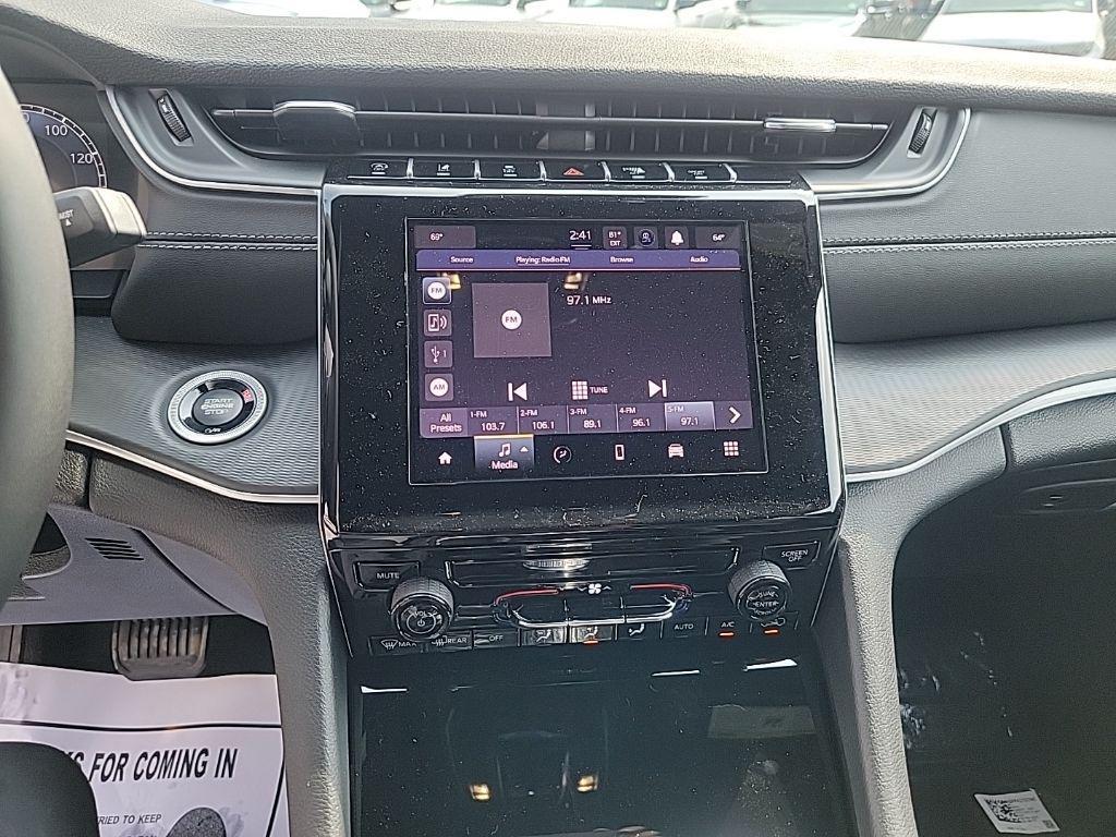 new 2025 Jeep Grand Cherokee car, priced at $37,009