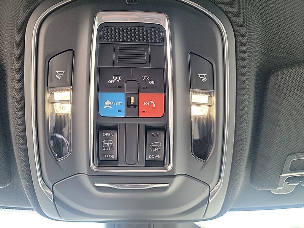 new 2025 Jeep Grand Cherokee car, priced at $37,009