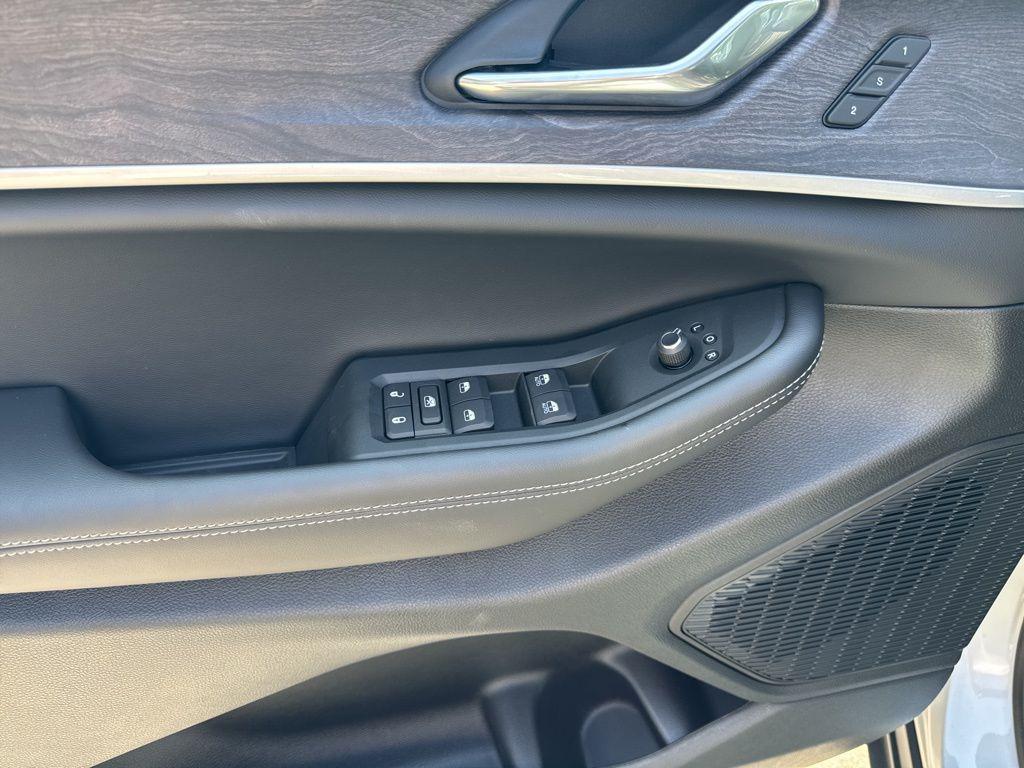 new 2025 Jeep Grand Cherokee car, priced at $43,566