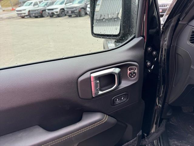new 2025 Jeep Wrangler car, priced at $49,668