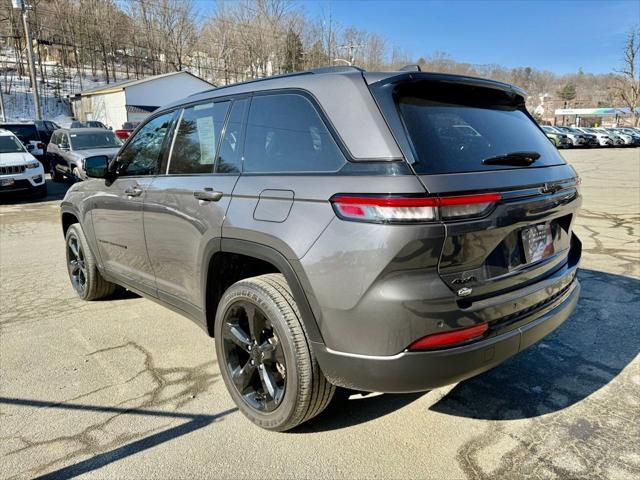 used 2022 Jeep Grand Cherokee car, priced at $28,574