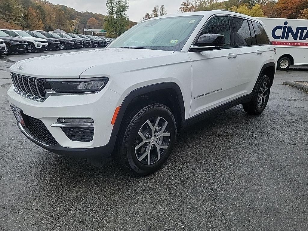 new 2025 Jeep Grand Cherokee car