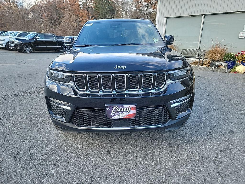 new 2025 Jeep Grand Cherokee car, priced at $44,246