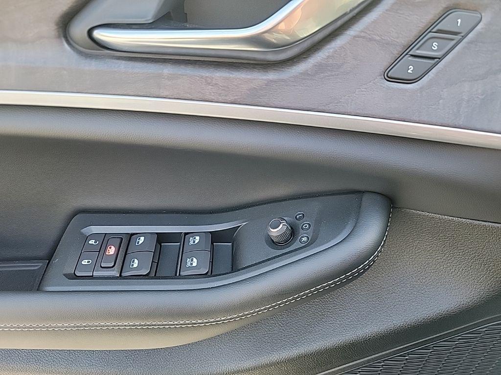 new 2025 Jeep Grand Cherokee car, priced at $44,246