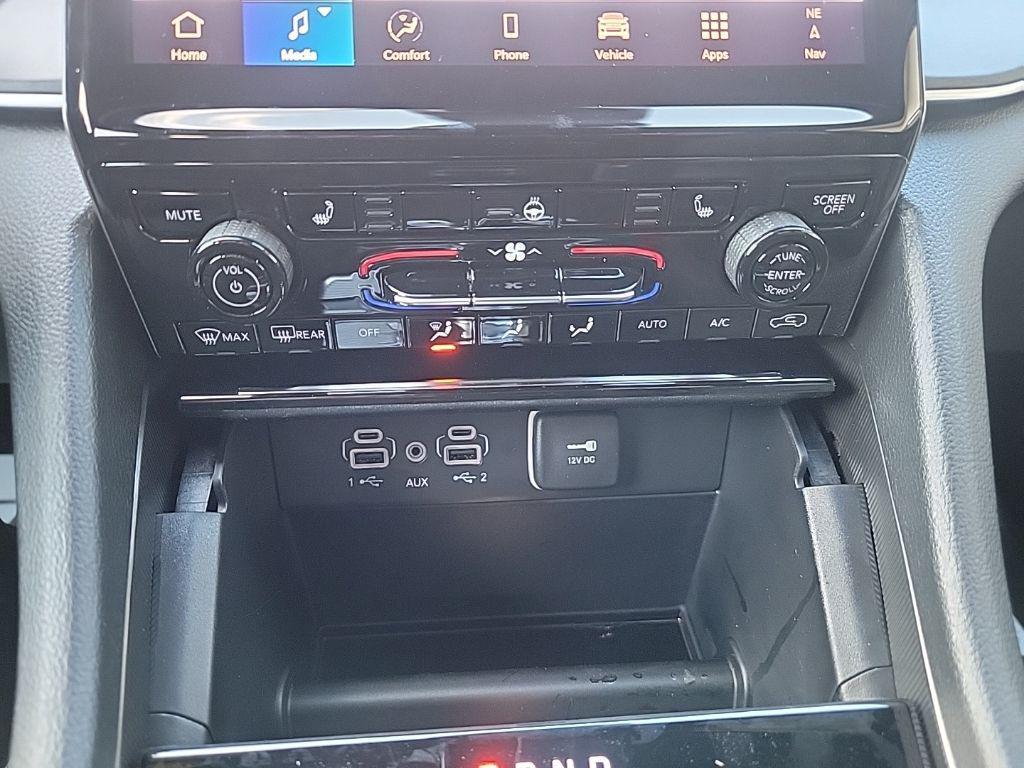 new 2025 Jeep Grand Cherokee car, priced at $44,246